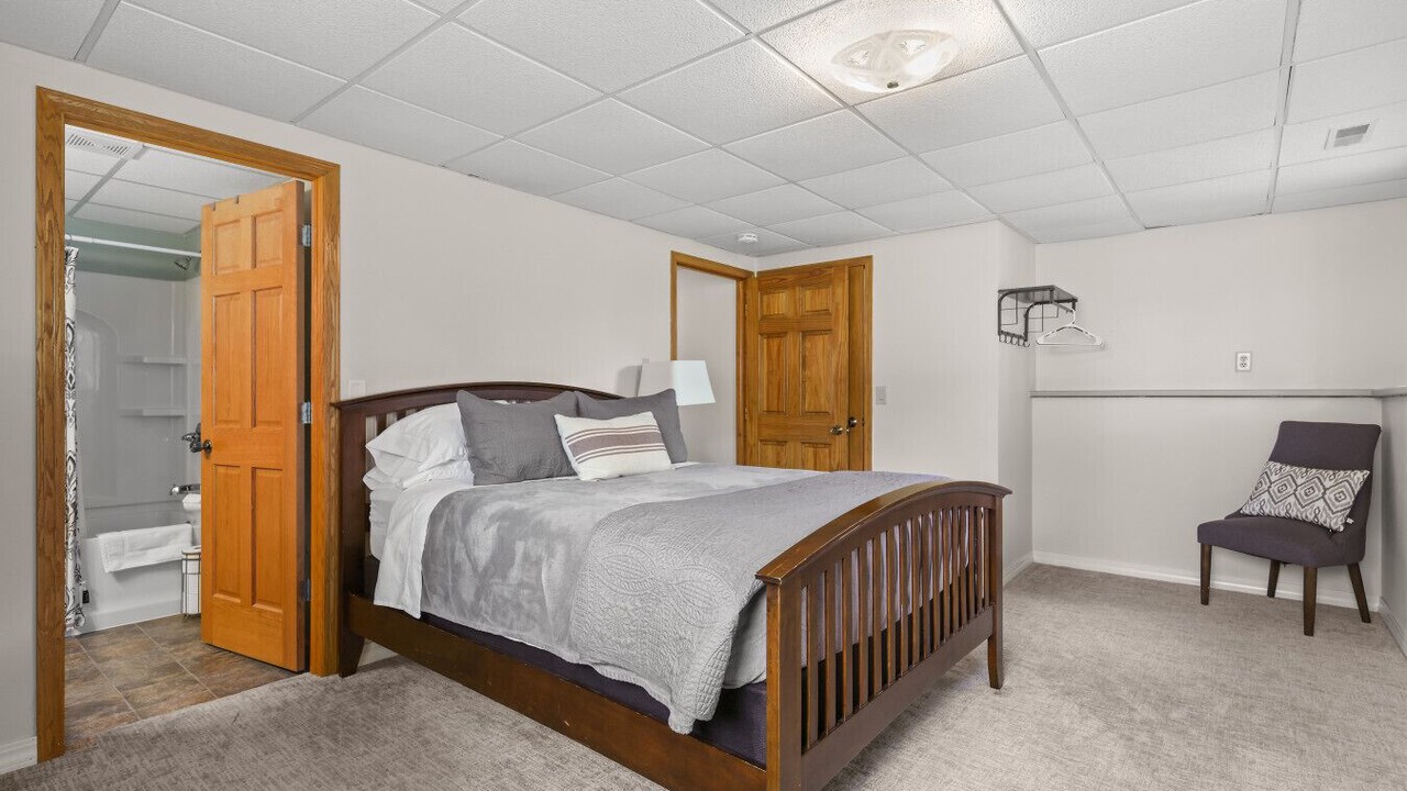 Photo of Bedroom in Black Wolf