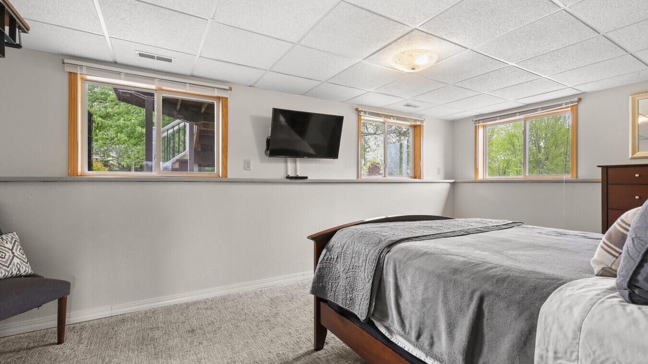 Photo of Bedroom in Black Wolf