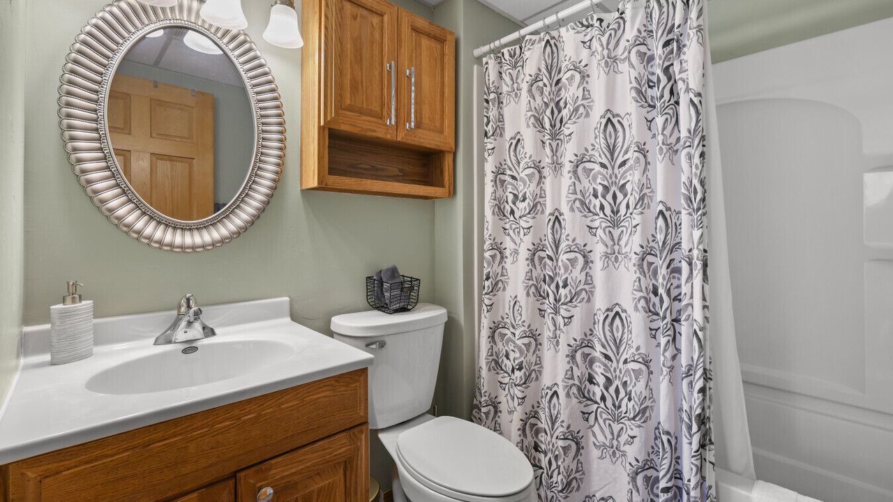 Photo of Bathroom in Black Wolf