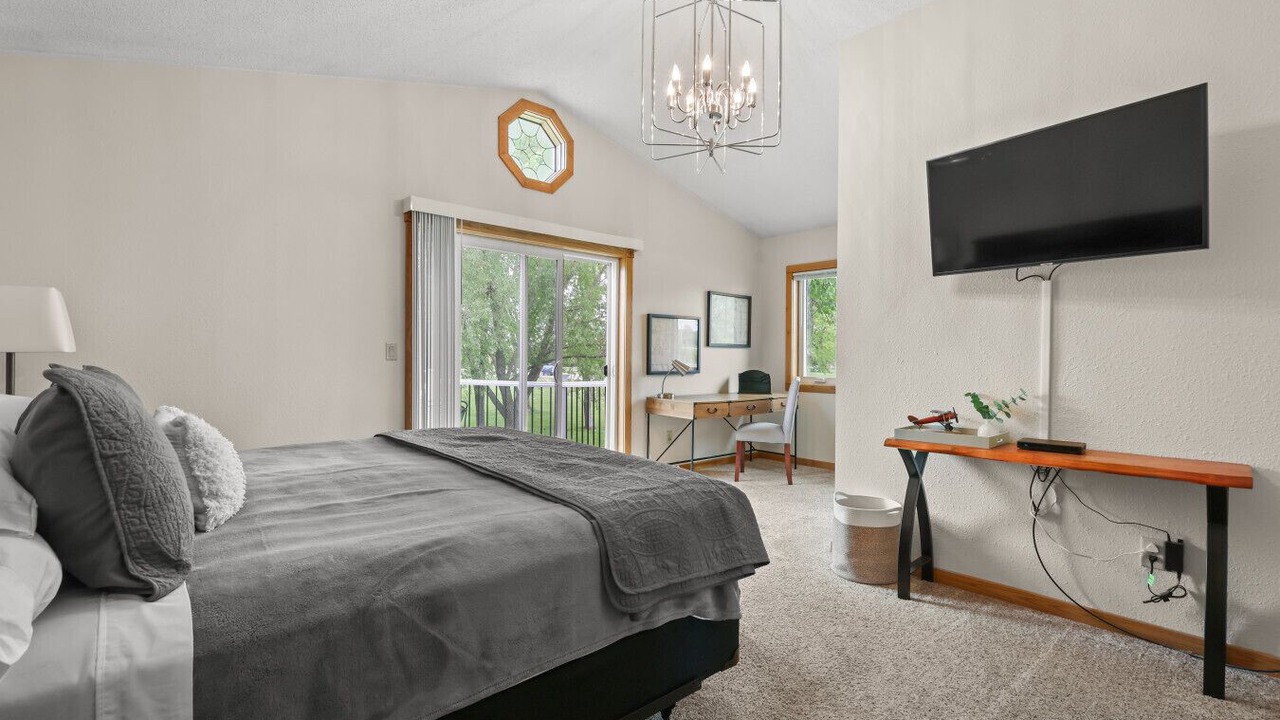 Photo of Bedroom in Black Wolf