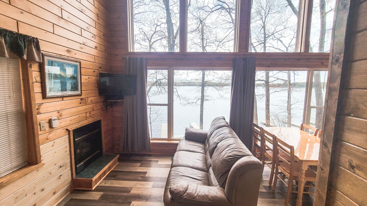 Photo of Livingroom in Chief Lake