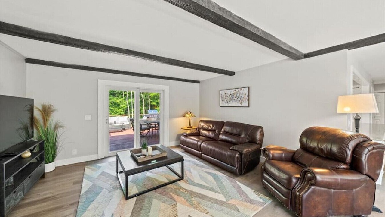 Photo of Livingroom in Greenfield Center