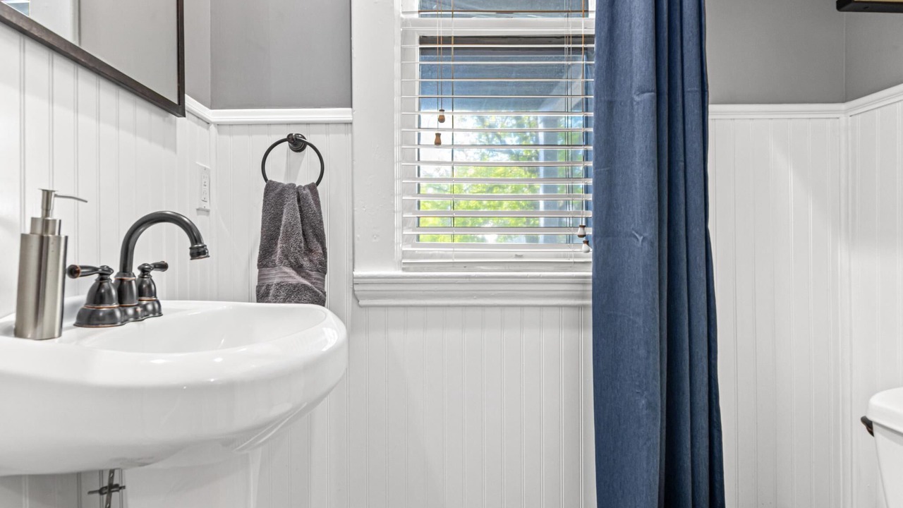 Photo of Bathroom in Linden Hills