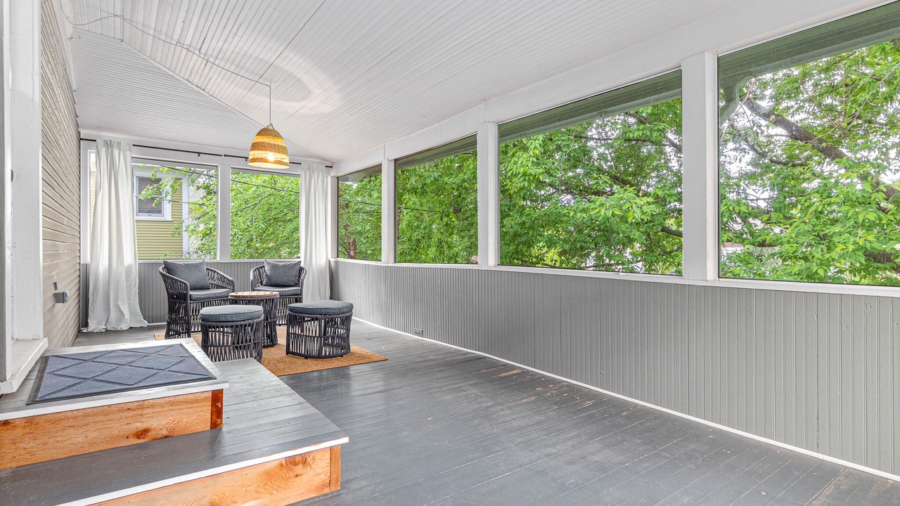 Photo of Patio Balcony in Linden Hills