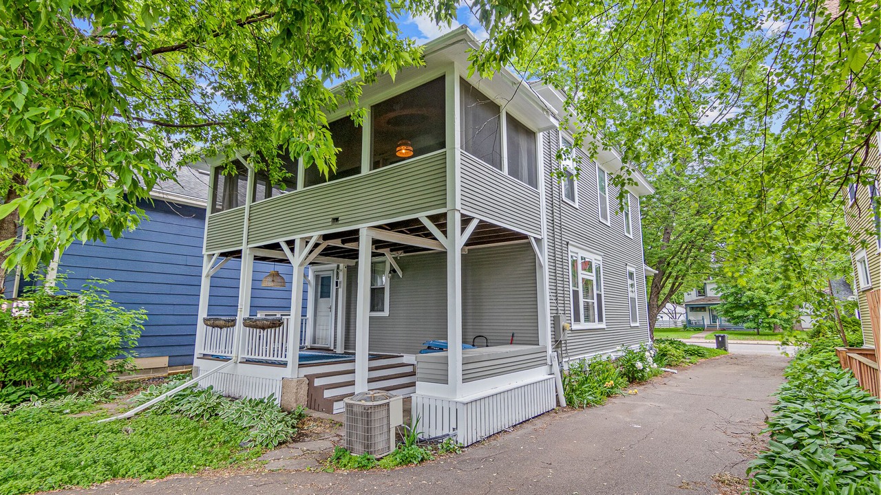 Photo of Outdoor in Linden Hills