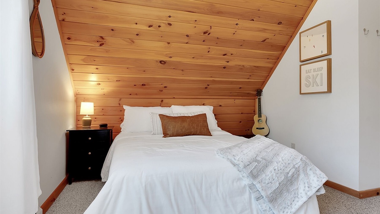 Photo of Bedroom in Bethel