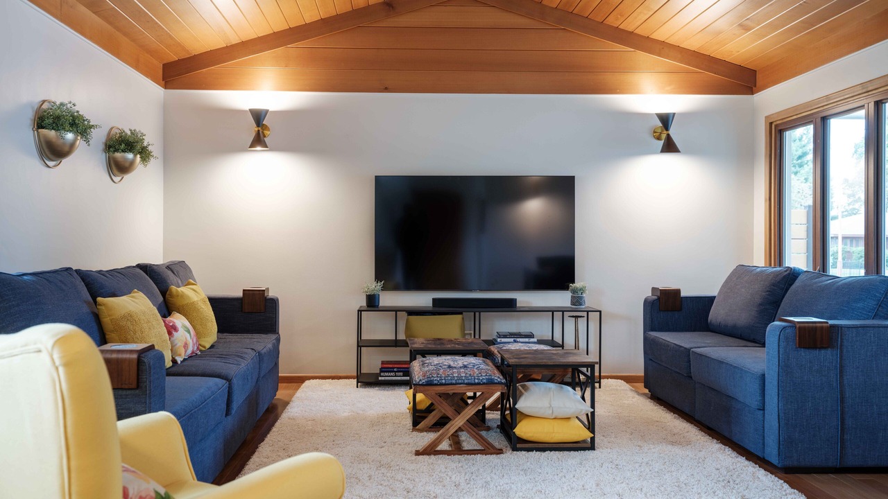 Photo of Livingroom in Lake City
