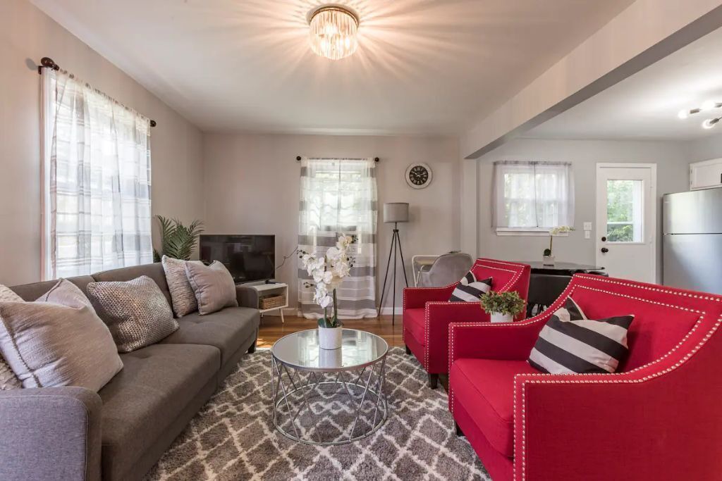Photo of Livingroom in Center