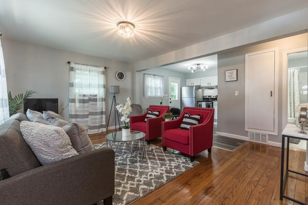 Photo of Livingroom in Center