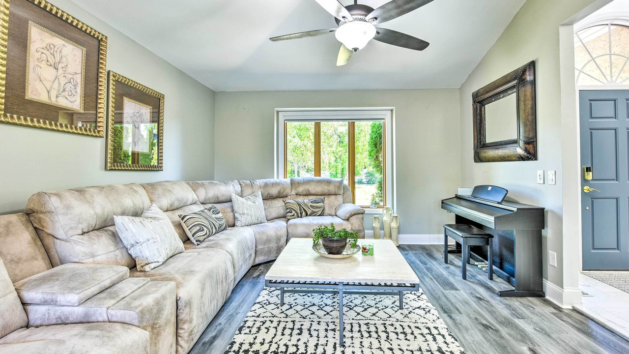Photo of Livingroom in Maple Grove
