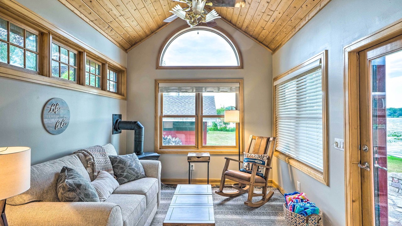 Photo of Livingroom in Mound