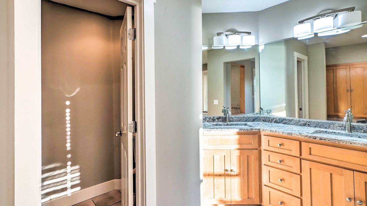 Photo of Bathroom in Mound