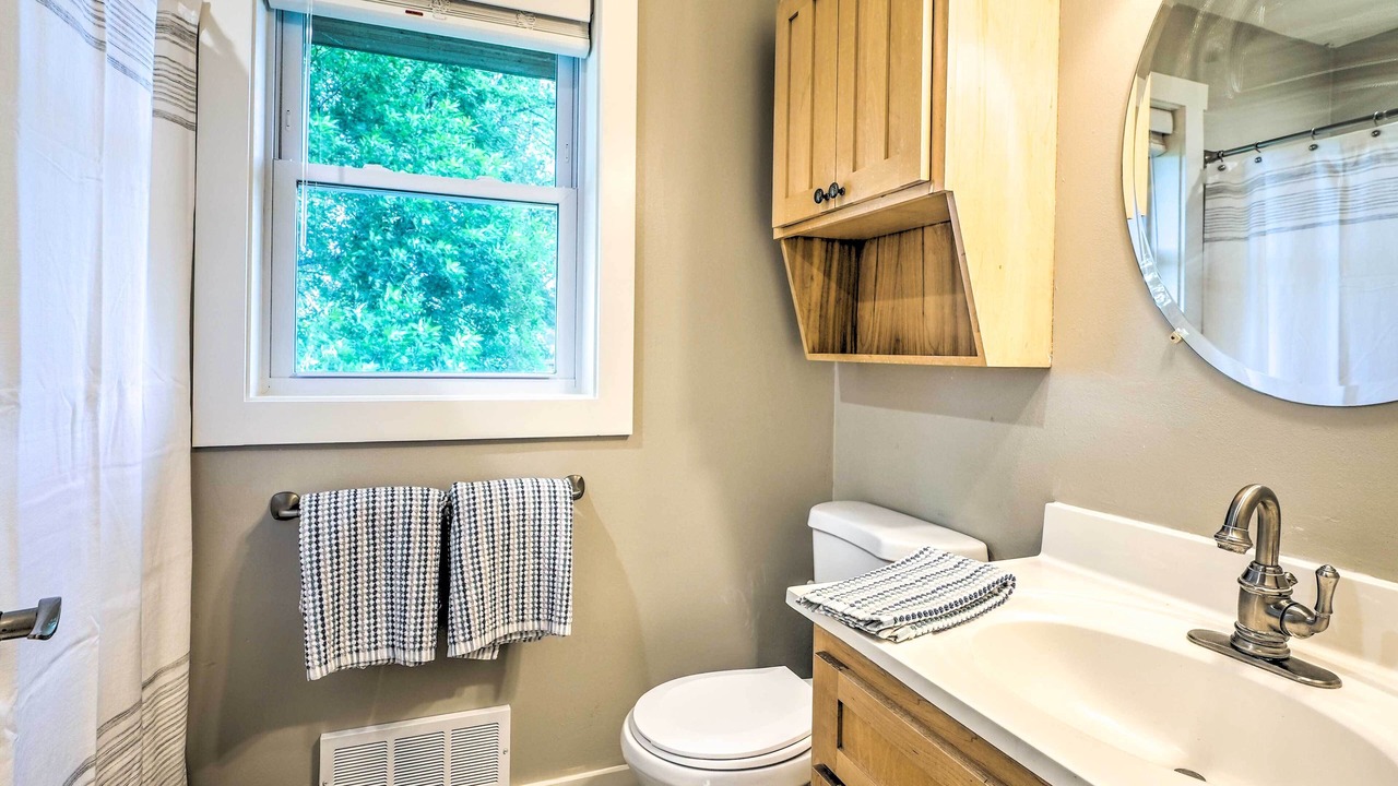 Photo of Bathroom in Mound