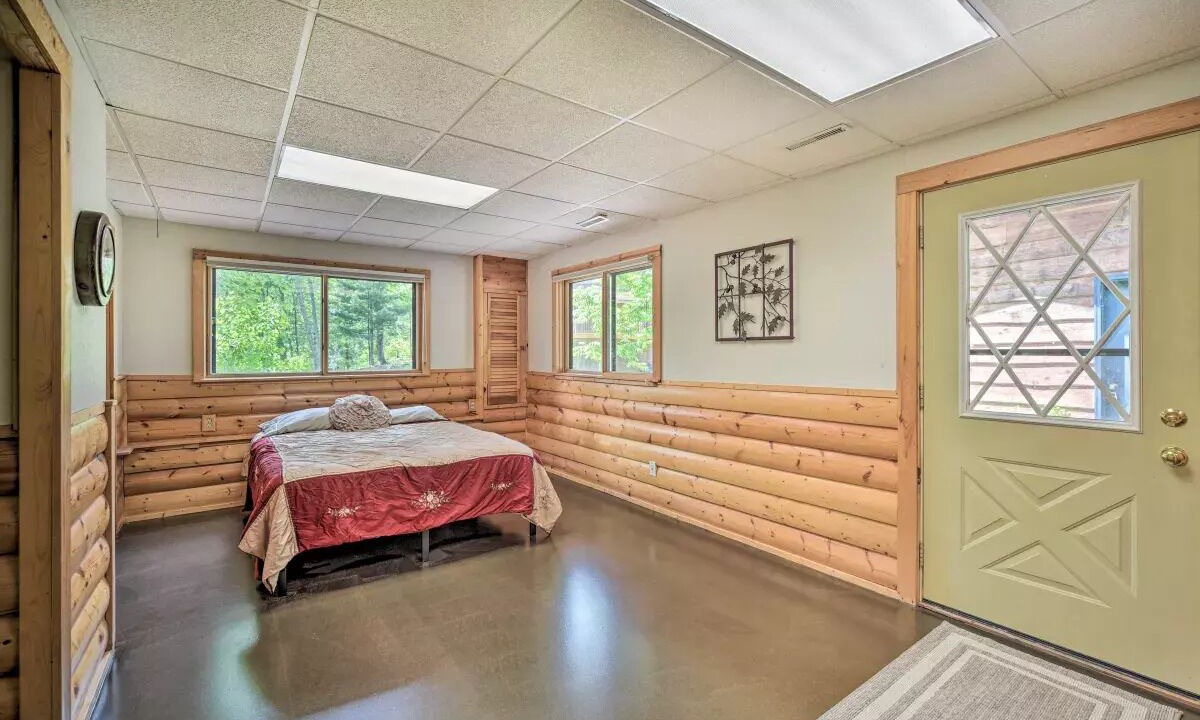 Photo of Bedroom in Comstock