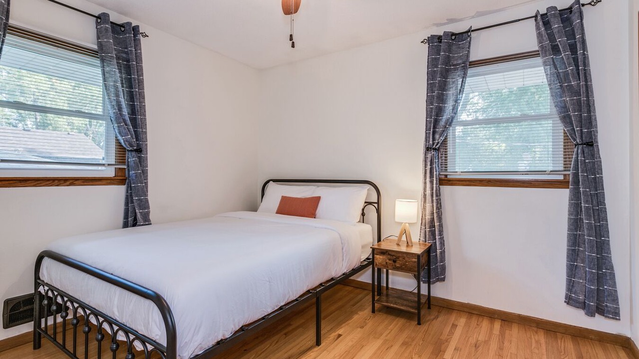 Photo of Bedroom in Columbia Heights