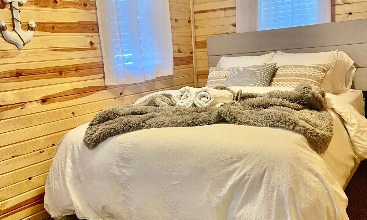 Photo of Bedroom in Buckeye Lake