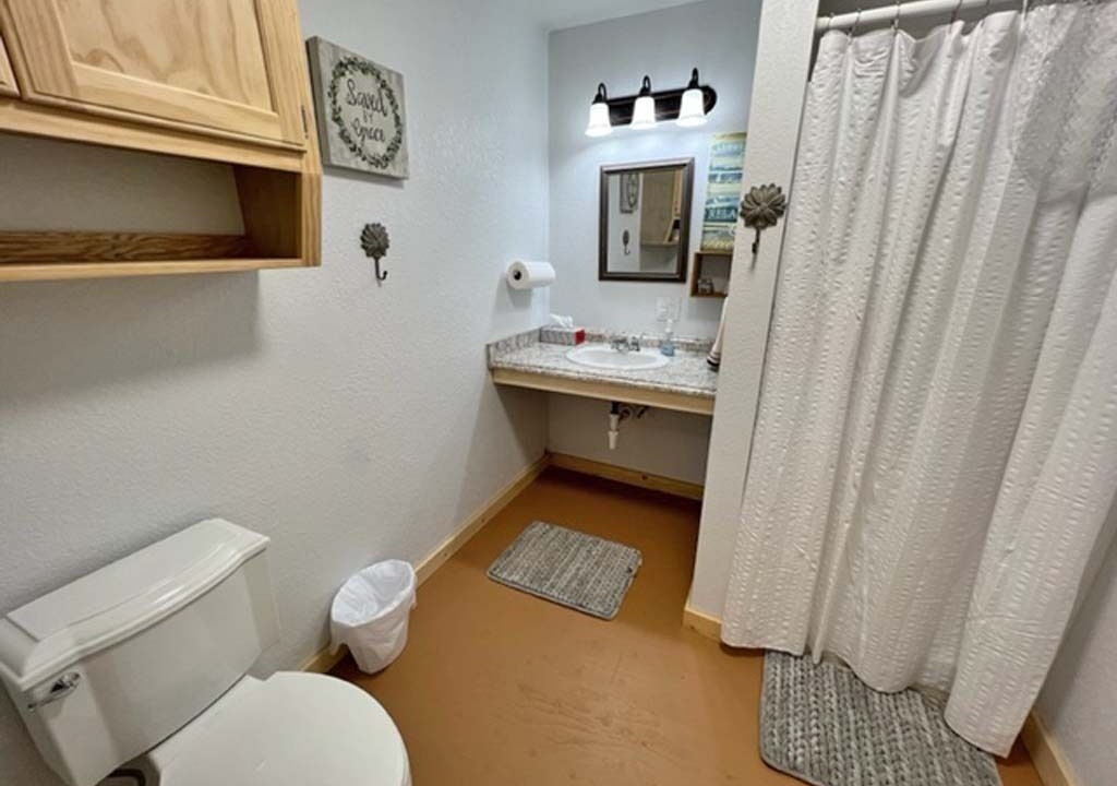 Photo of Bathroom in Alamosa