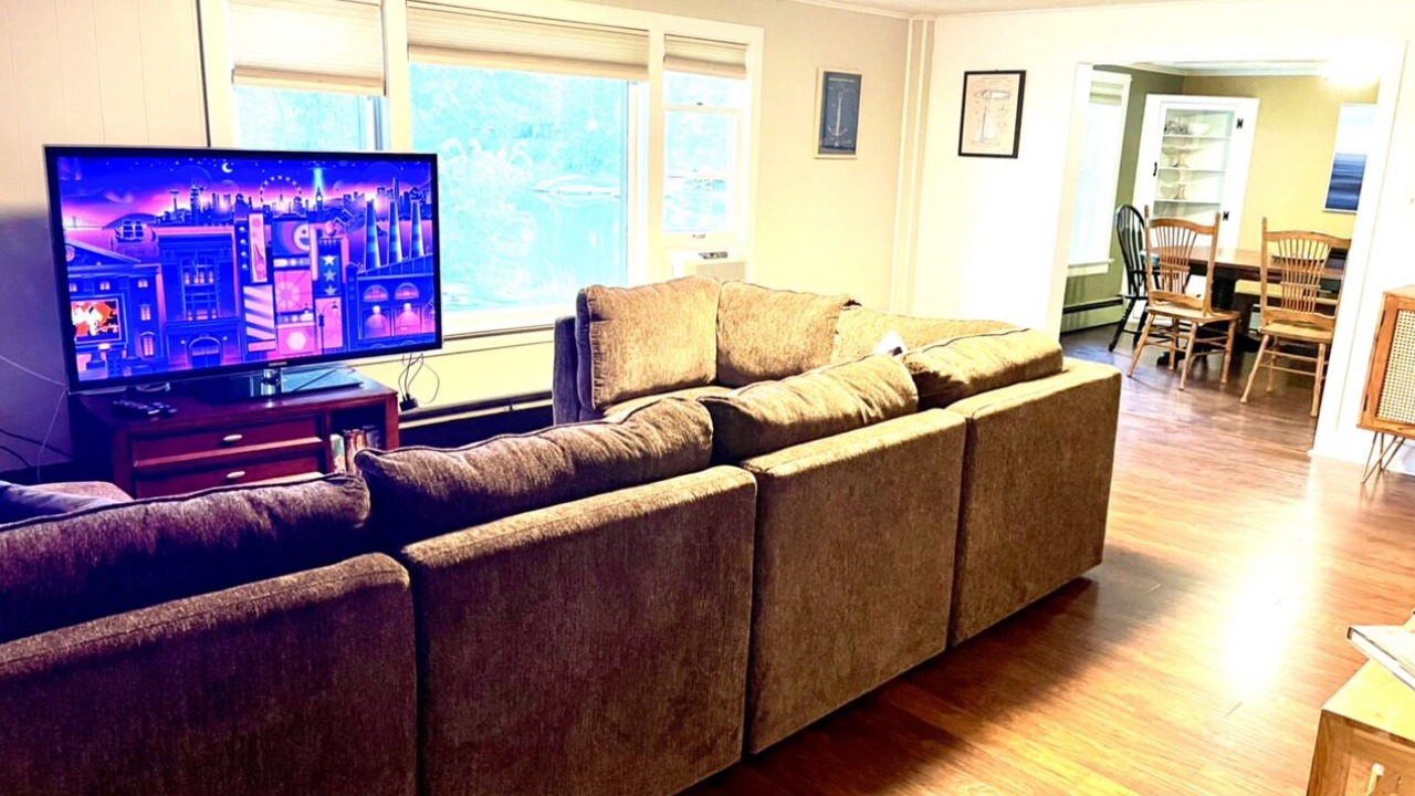 Photo of Livingroom in Champlain