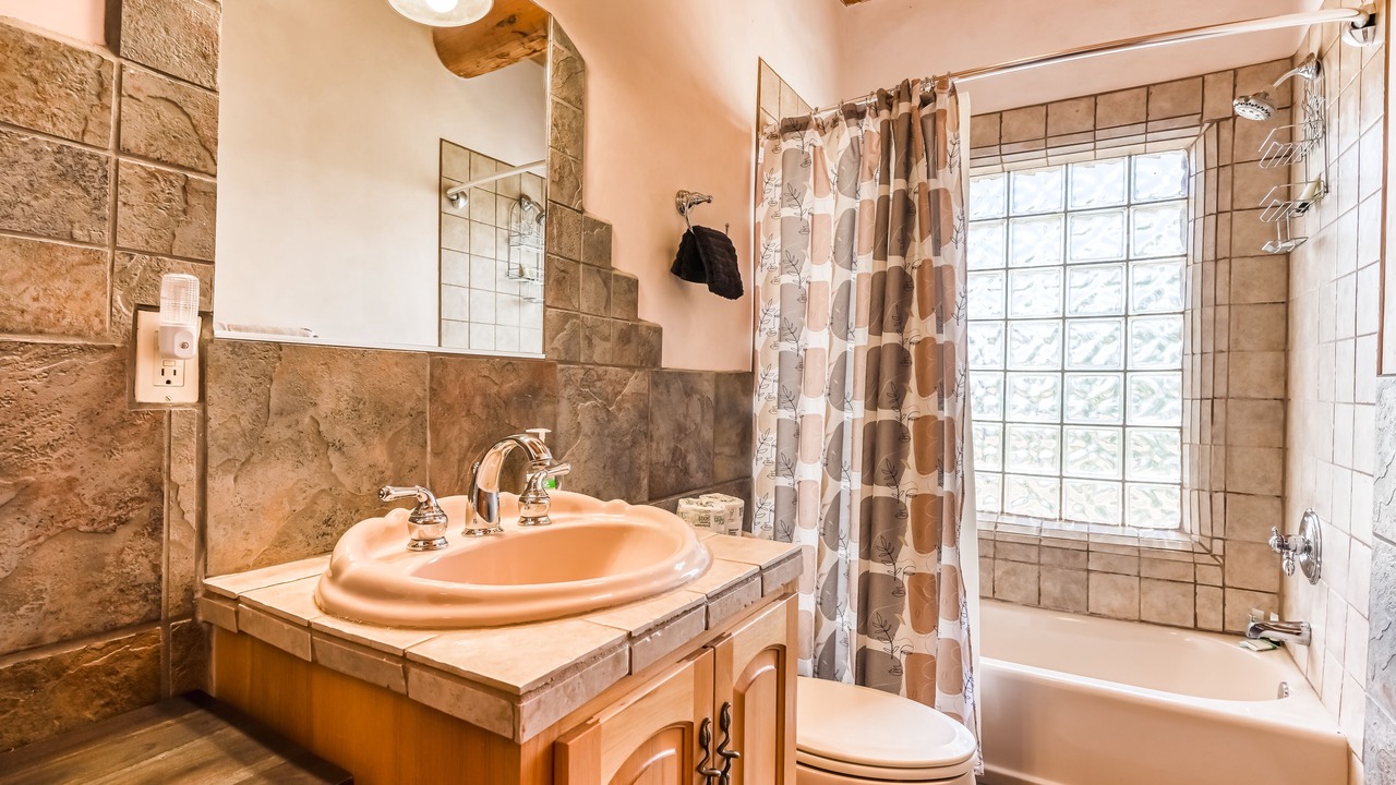 Photo of Bathroom in Arroyo Seco