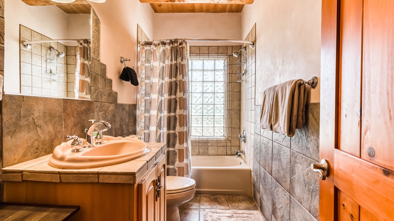 Photo of Bathroom in Arroyo Seco