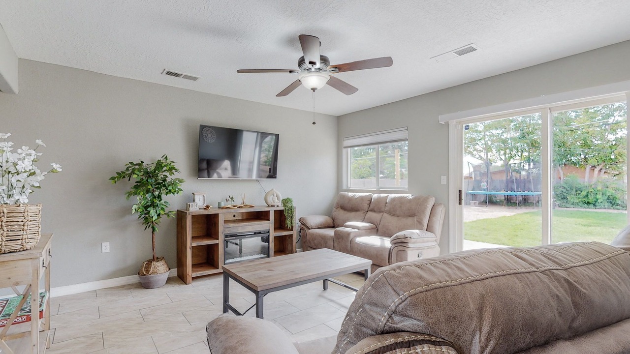 Photo of Livingroom in Northeast Heights