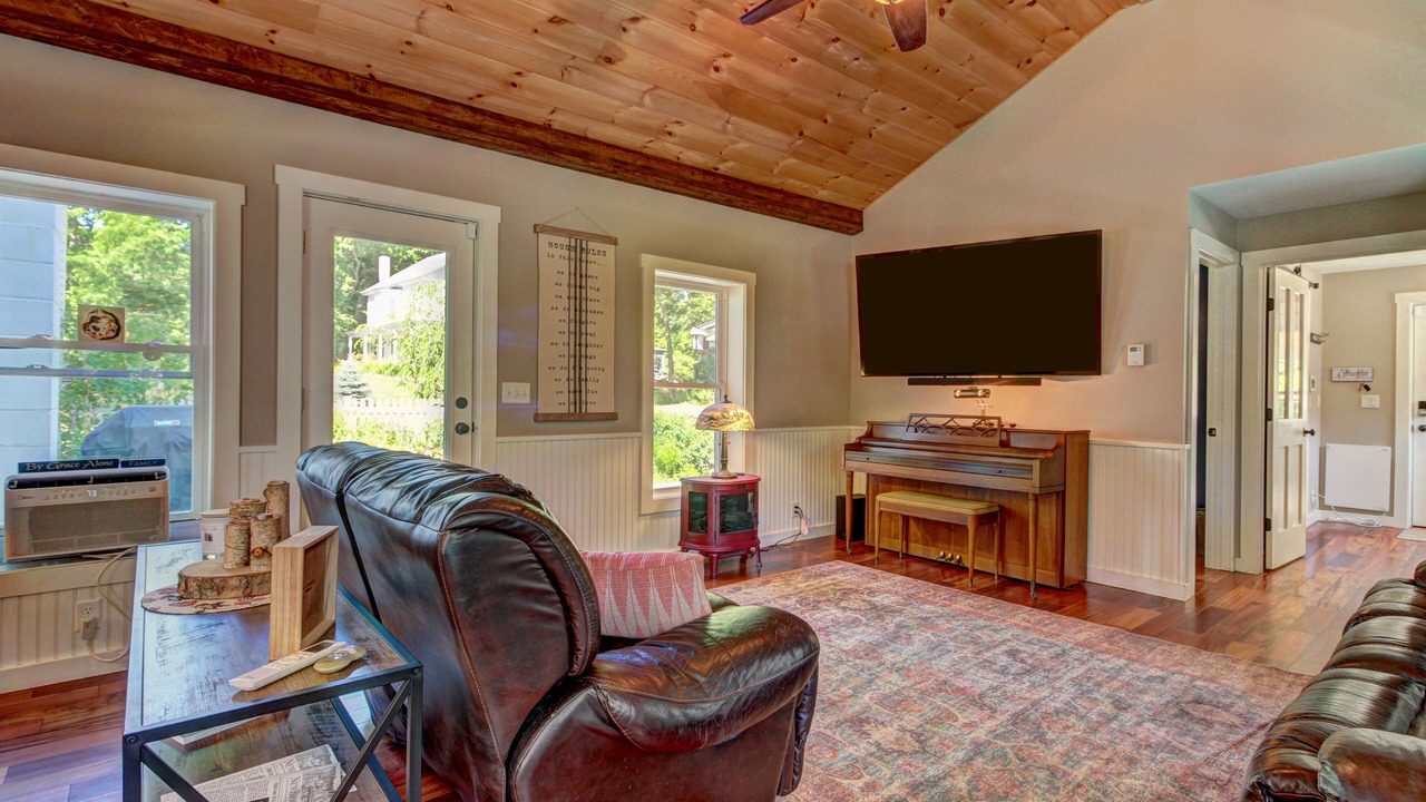 Photo of Bedroom in Williamsville