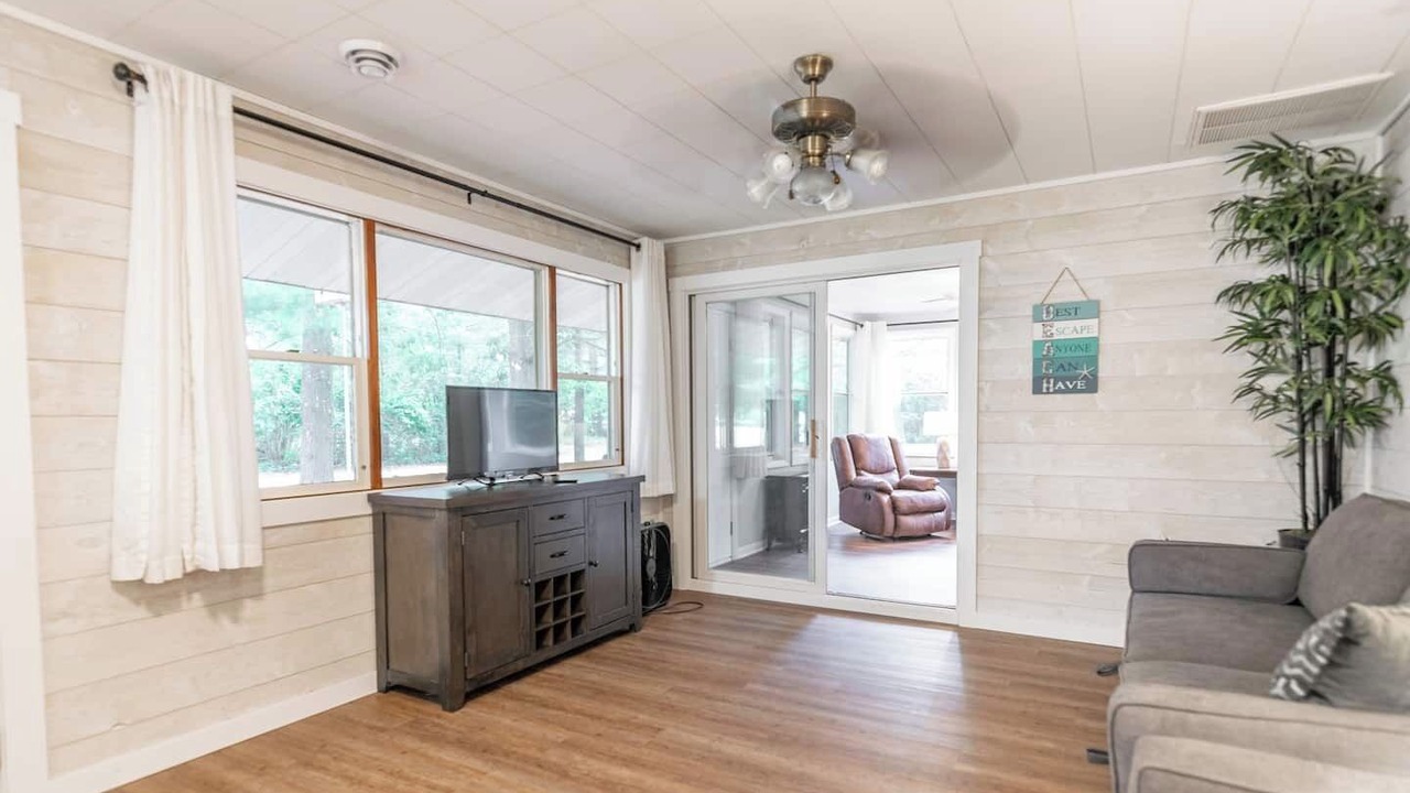 Photo of Livingroom in Arkdale