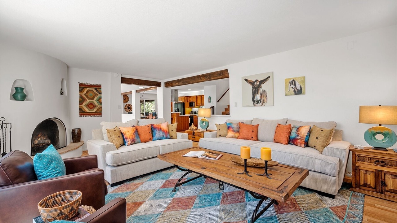 Photo of Livingroom in Northeast Santa Fe