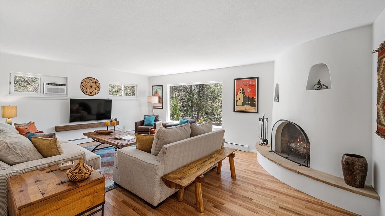 Photo of Livingroom in Northeast Santa Fe
