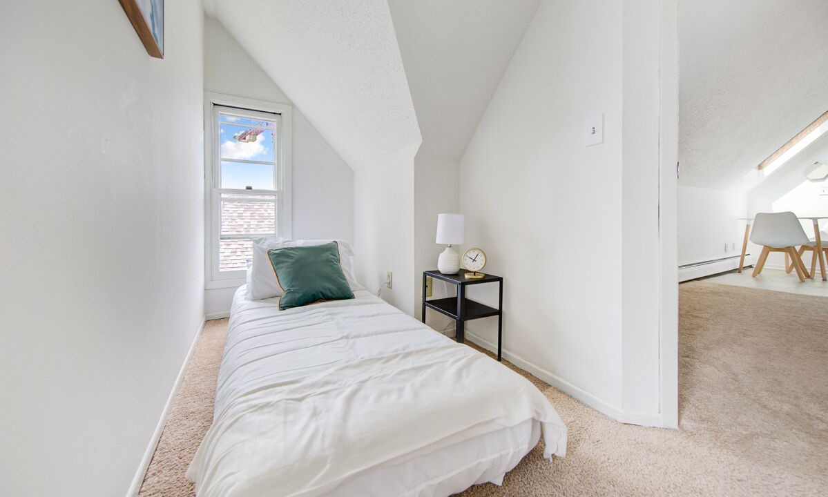 Photo of Bedroom in Summit - University