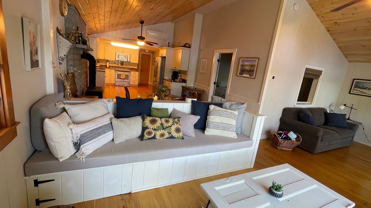 Photo of Livingroom in Fitzwilliam