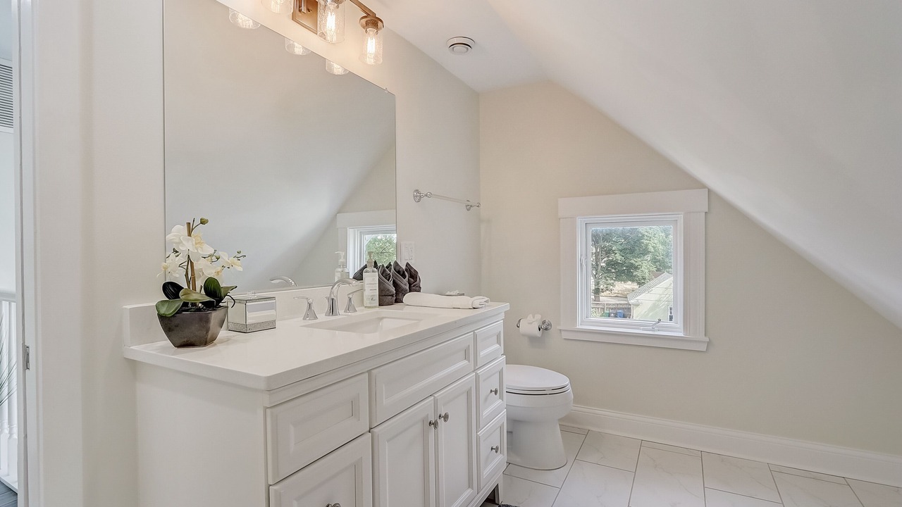 Photo of Bathroom in Linden Hills