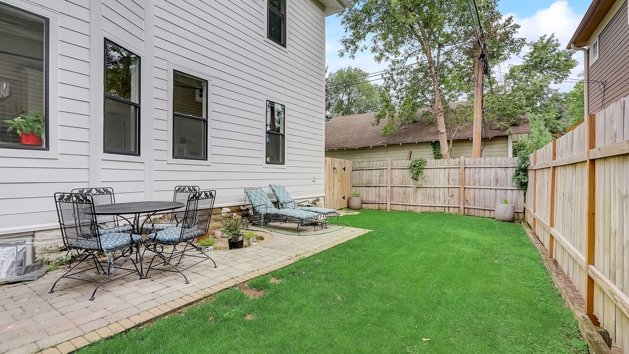 Photo of Outdoor in Linden Hills