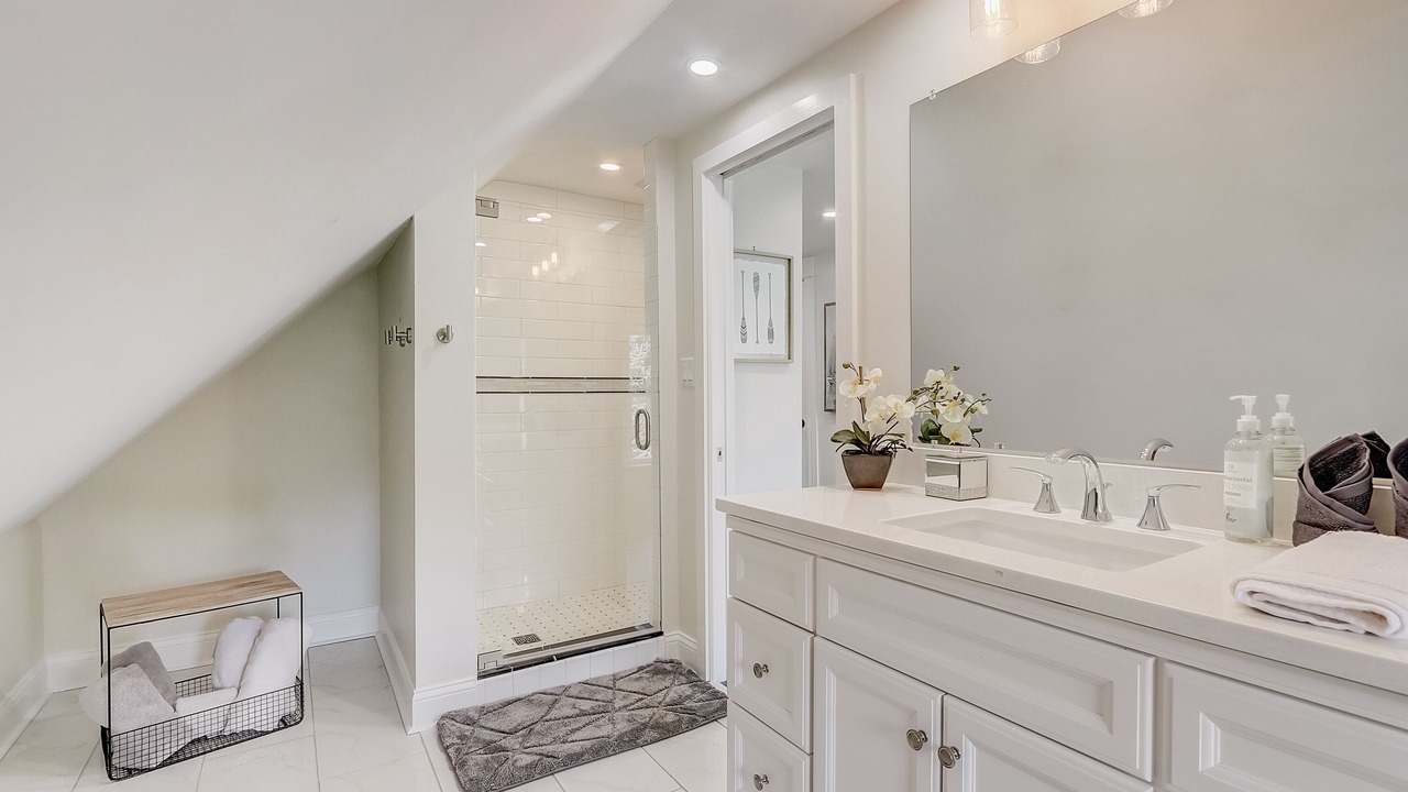 Photo of Bathroom in Linden Hills
