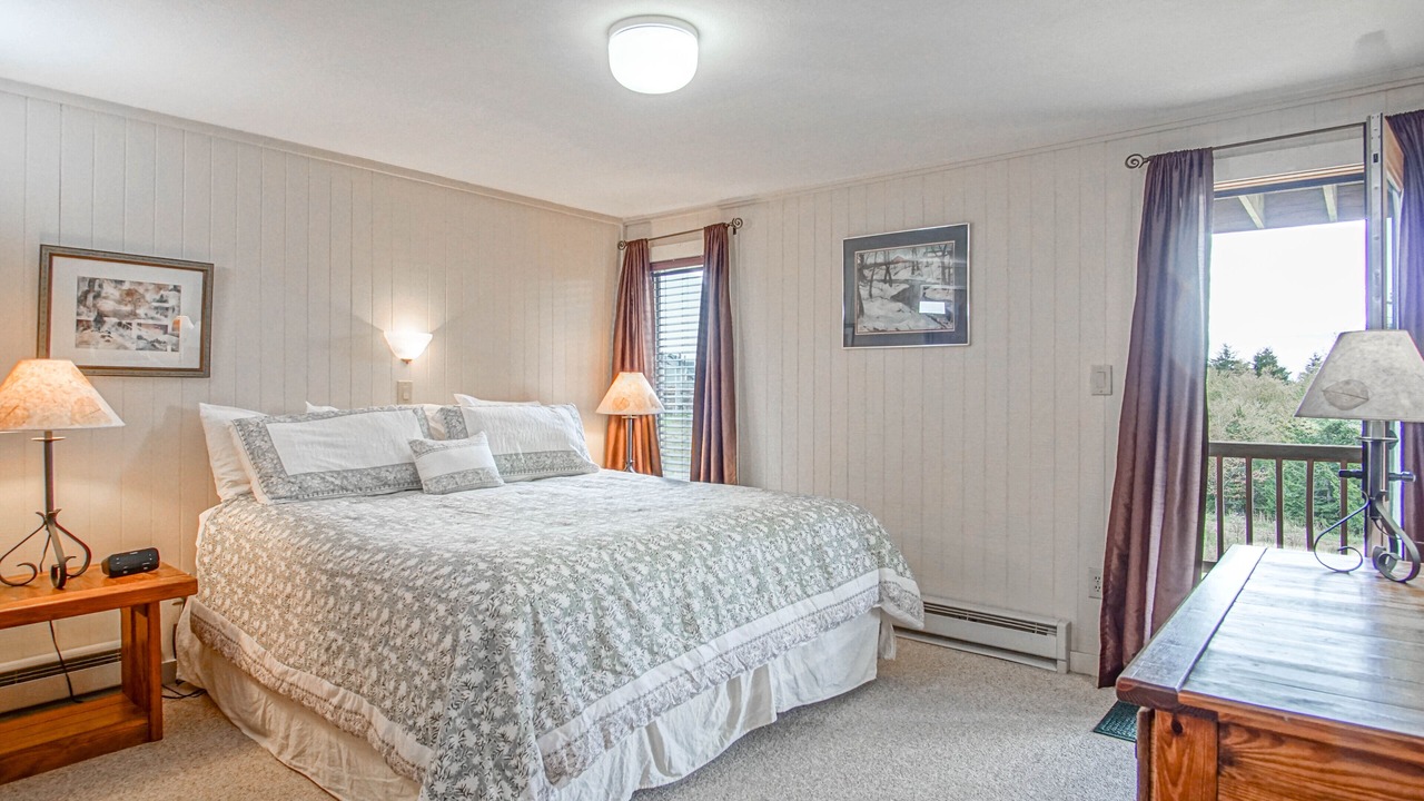 Photo of Bedroom in Snowshoe