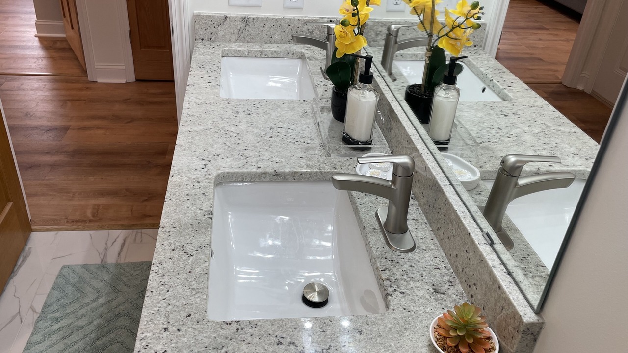 Photo of Bathroom in Kutzky Park