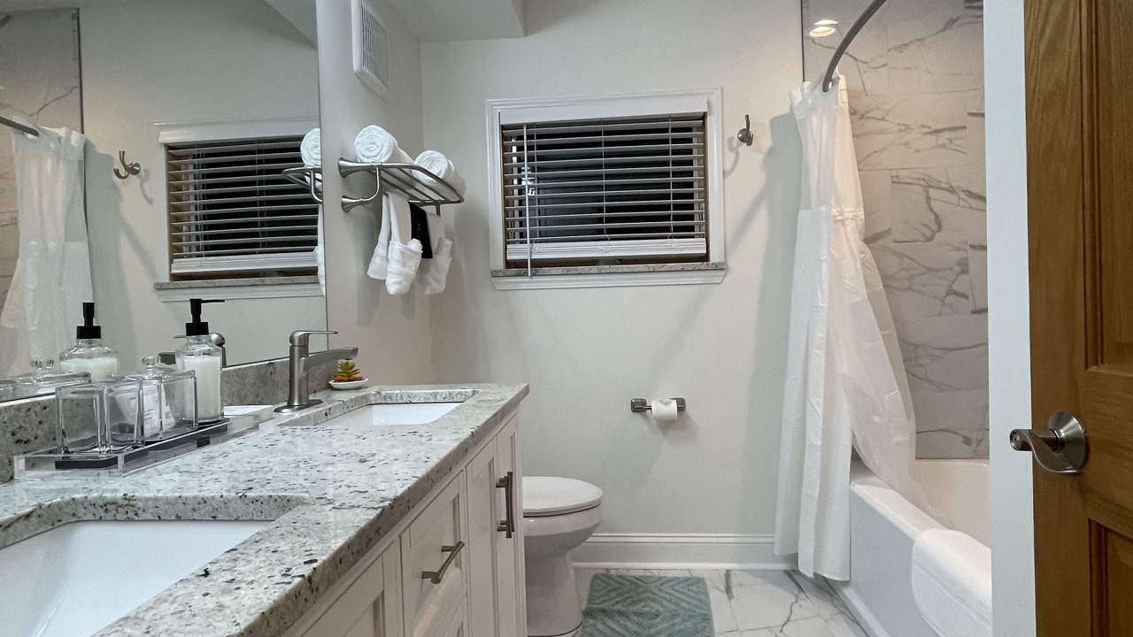 Photo of Bathroom in Kutzky Park