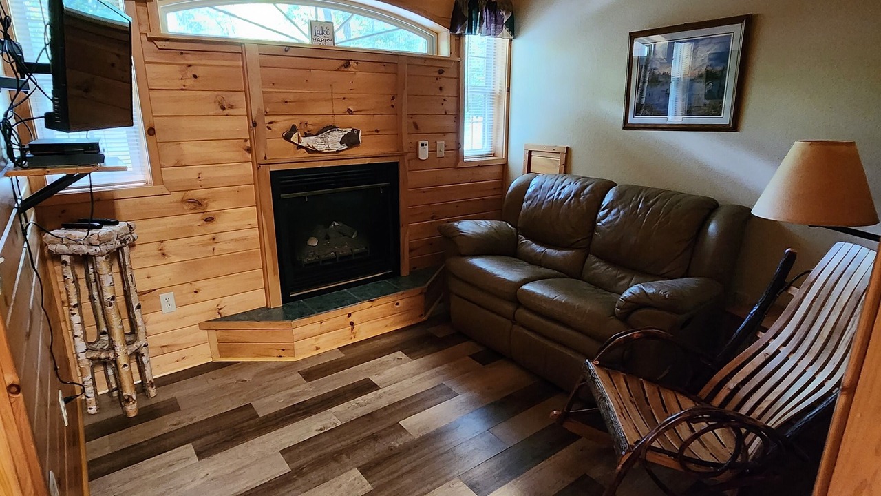 Photo of Livingroom in Chief Lake