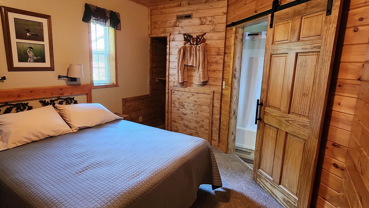 Photo of Bedroom in Chief Lake