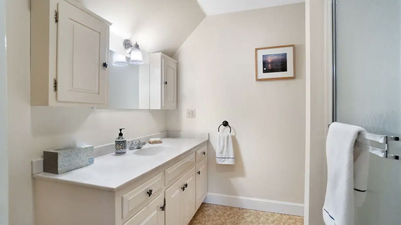 Photo of Bathroom in Woodbury