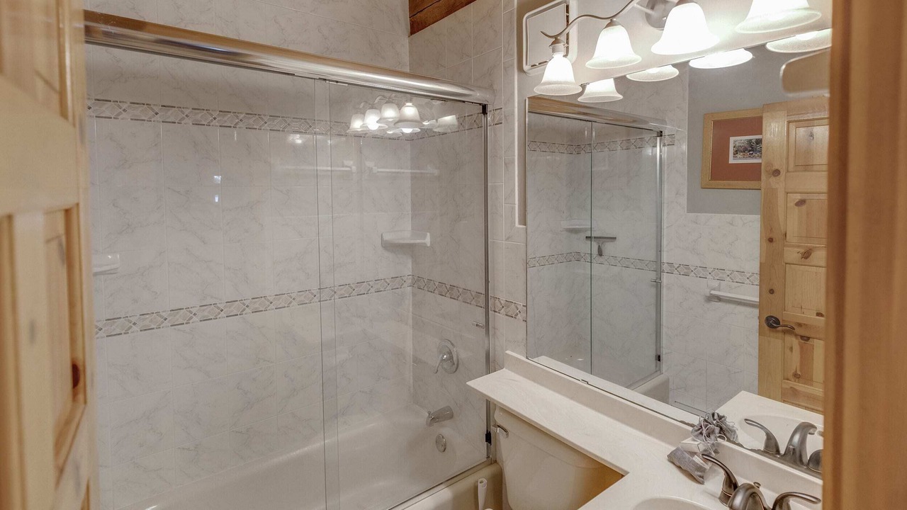 Photo of Bathroom in Garrison