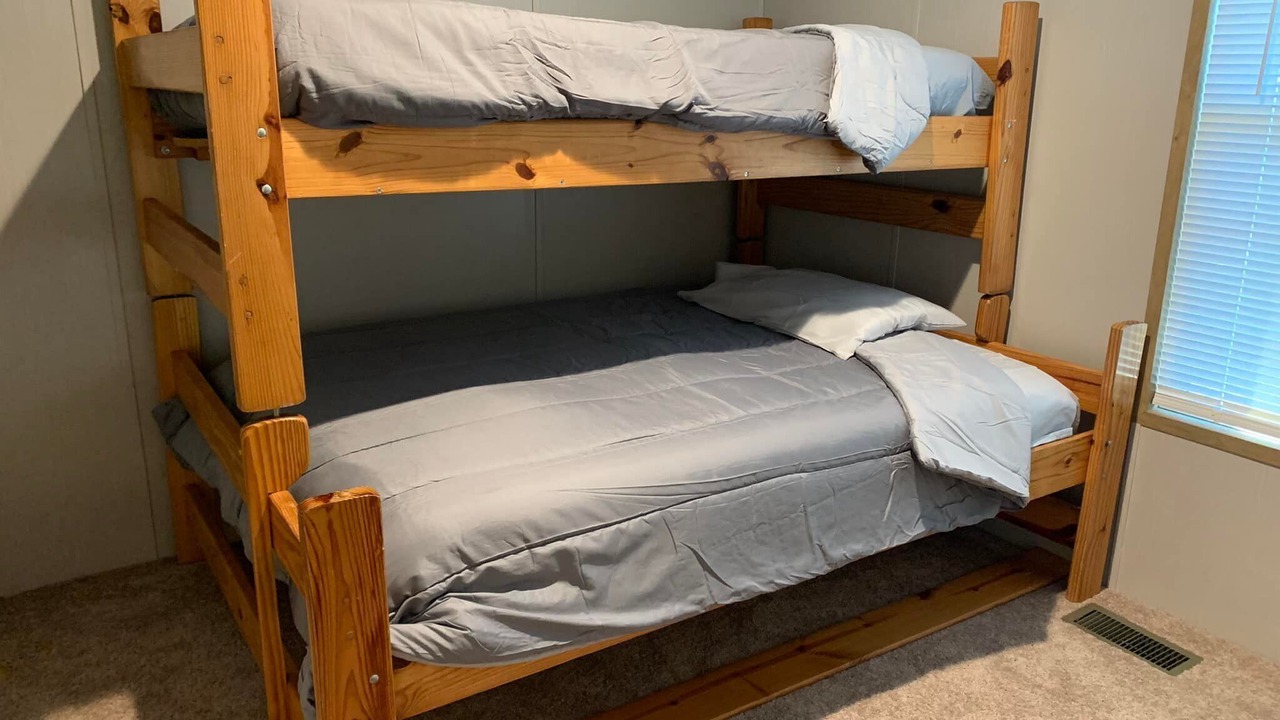 Photo of Bedroom in Daisy