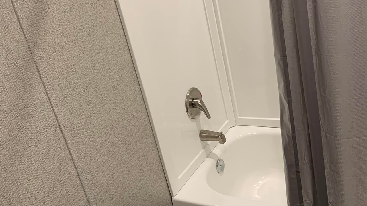 Photo of Bathroom in Daisy