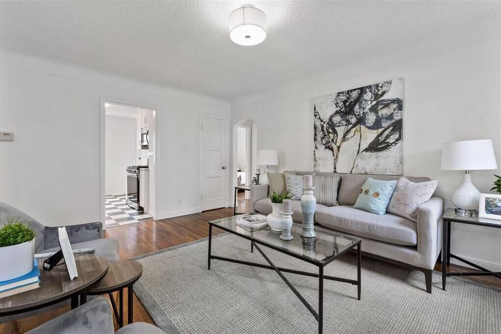 Photo of Livingroom in St. Louis Park