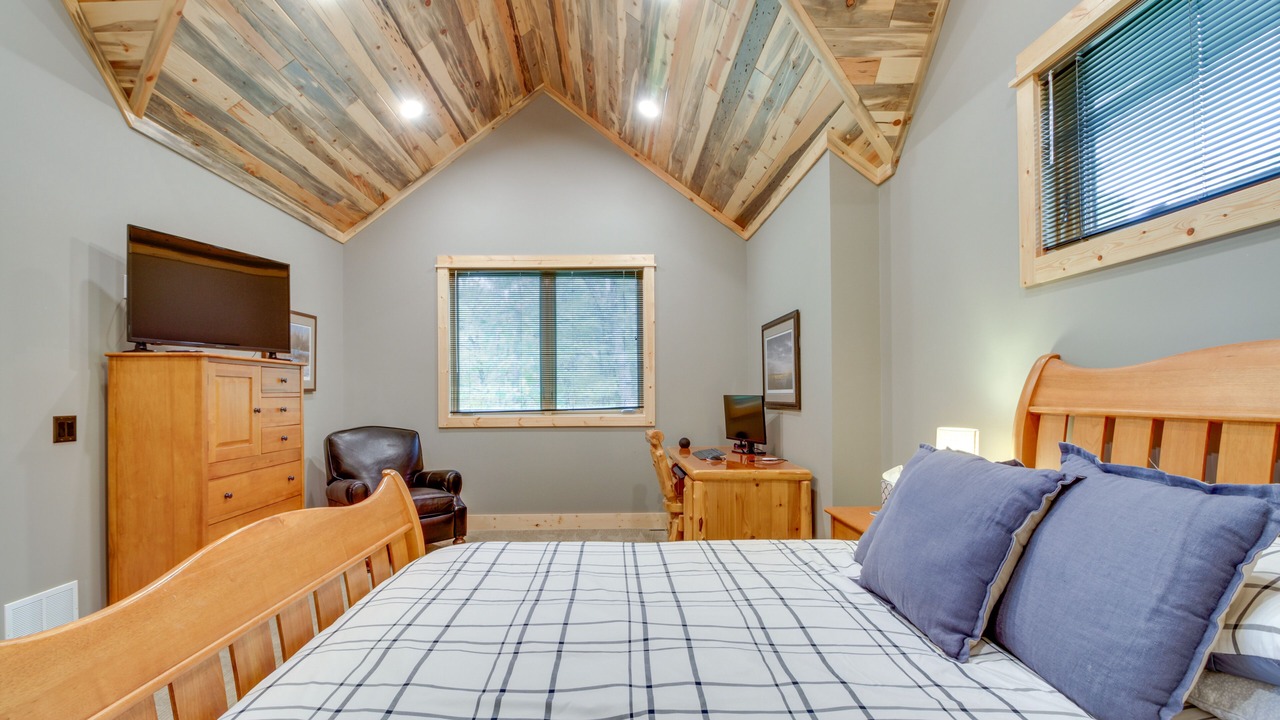 Photo of Bedroom in Breezy Point