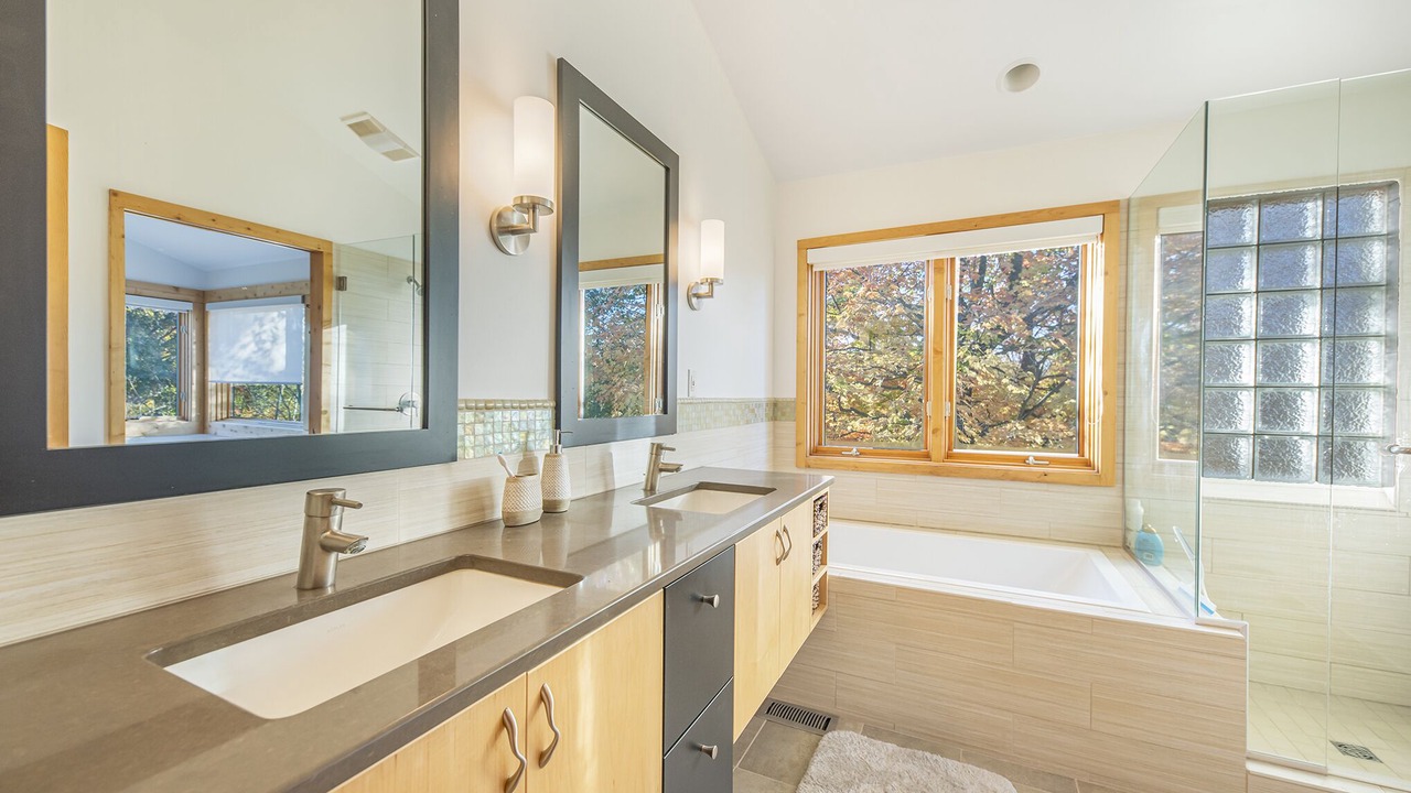 Photo of Bathroom in Alto