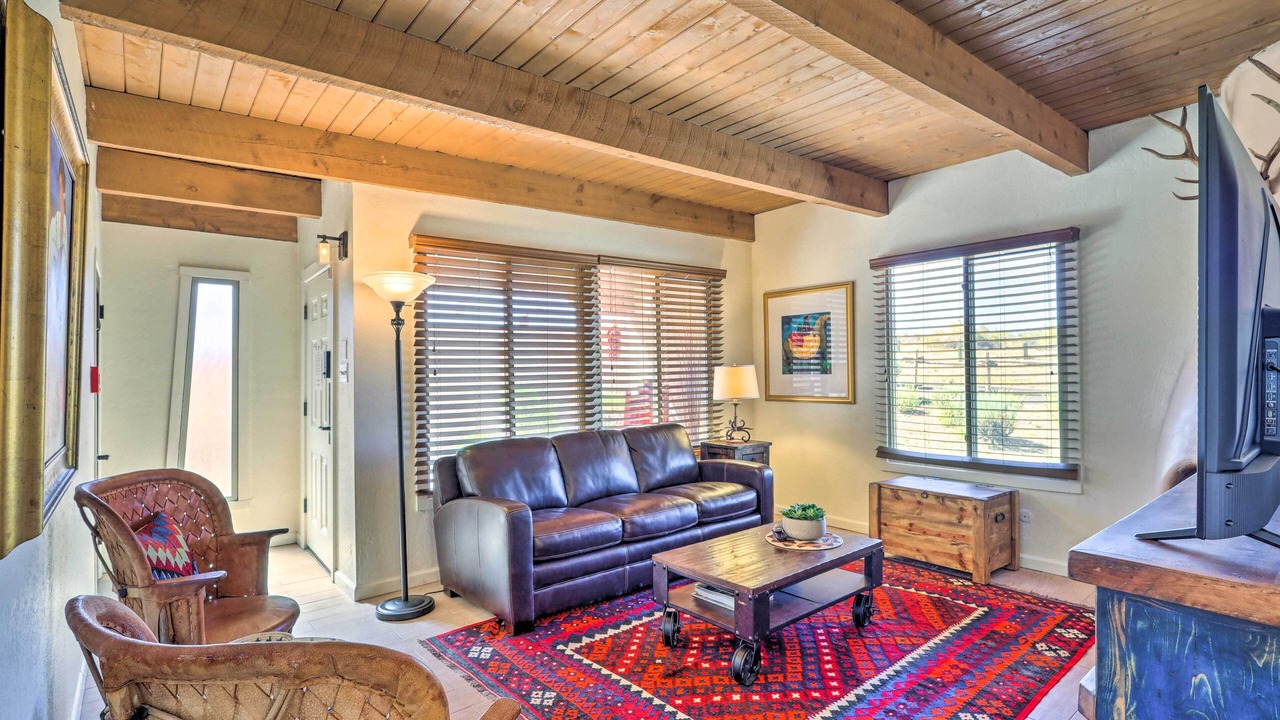 Photo of Livingroom in Northeast Santa Fe