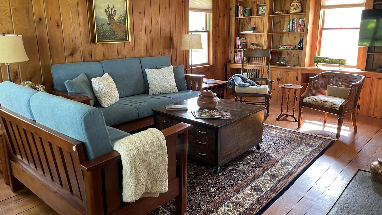 Photo of Livingroom in Becket