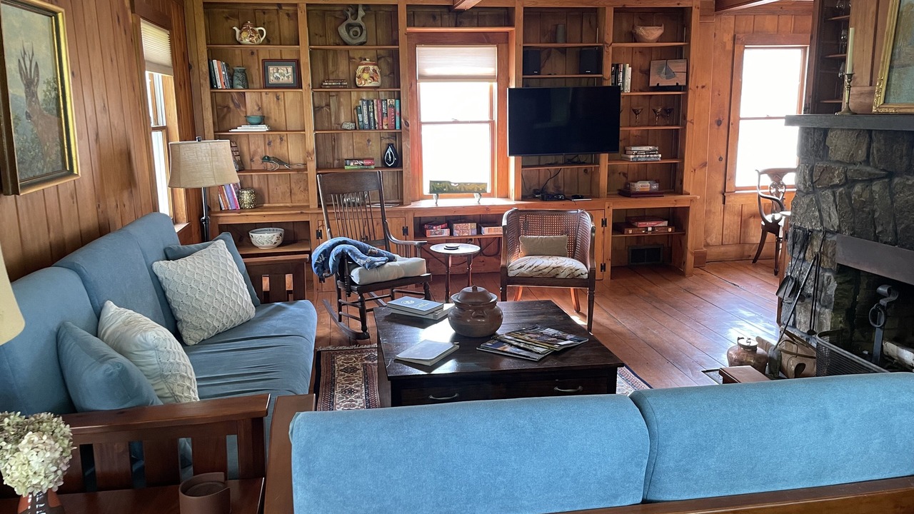 Photo of Livingroom in Becket