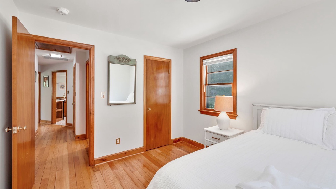 Photo of Bedroom in Bluemont